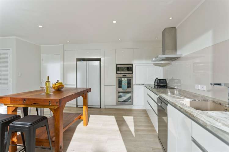 11 Penguin Drive Murrays Bay_5