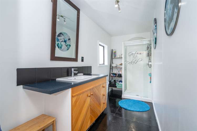 18 Main Road Owaka_7