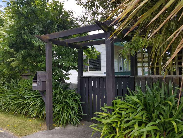 1/25 Chesham Avenue Waipahihi_1