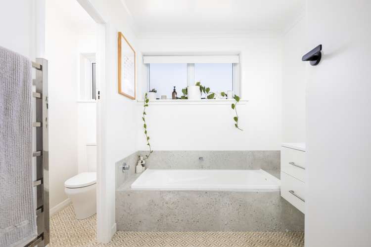 7 Lemont Place Westown_18