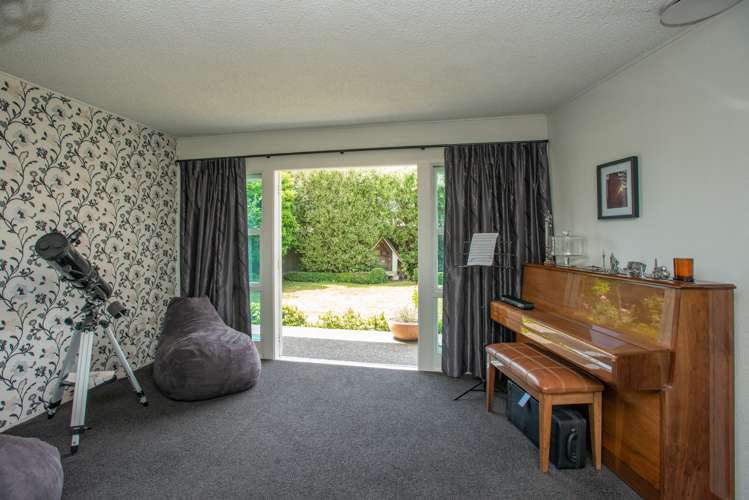 20 Deakin Place Clive_4