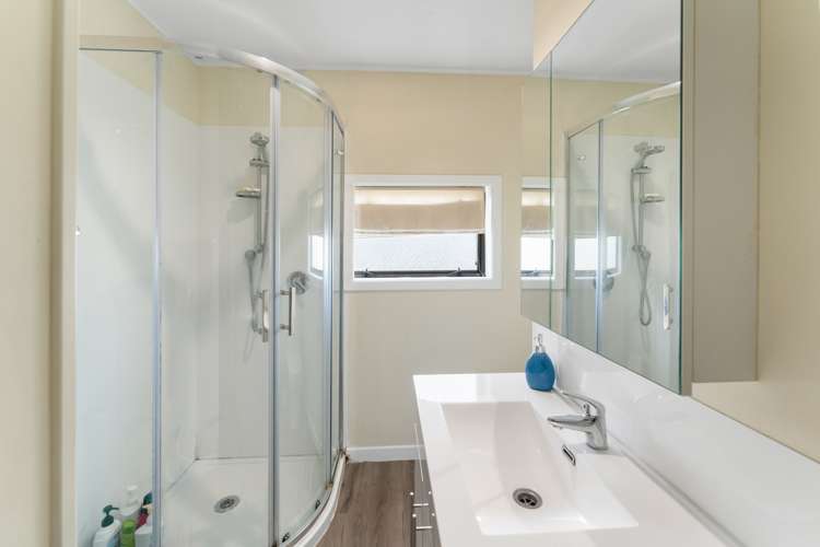 244 Saint Vincent Street Toi Toi_9