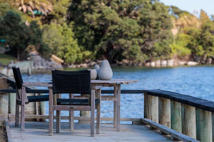 16A Crispe Road Clarks Beach_1