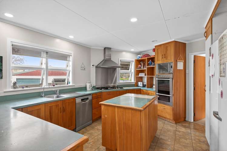 60 Main Road Makaraka_11