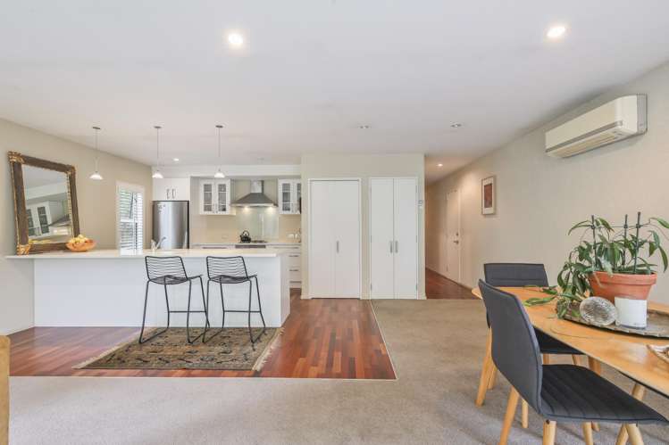 15 Famille Close Yaldhurst_8