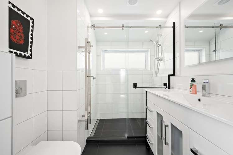 709 Marine Drive Eastbourne_17