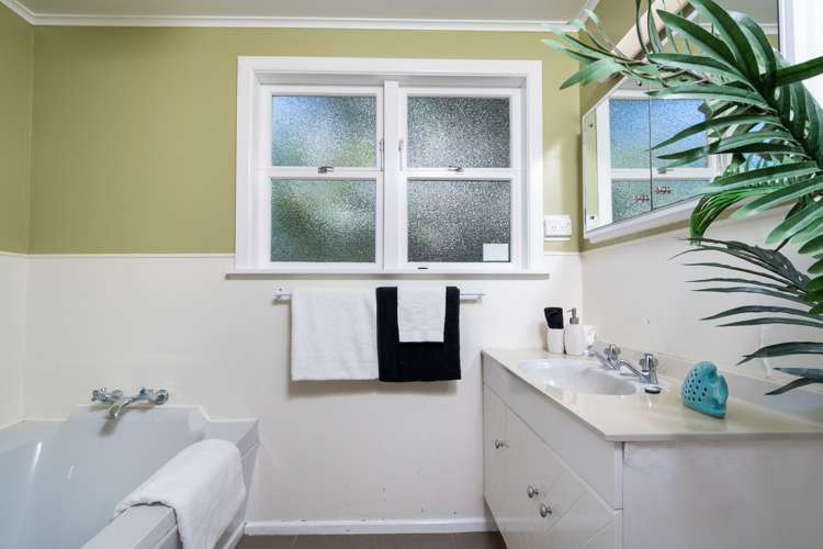 277 Glengarry Road Glen Eden_13