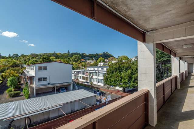 15/9a Esplanade Road Mount Eden_1