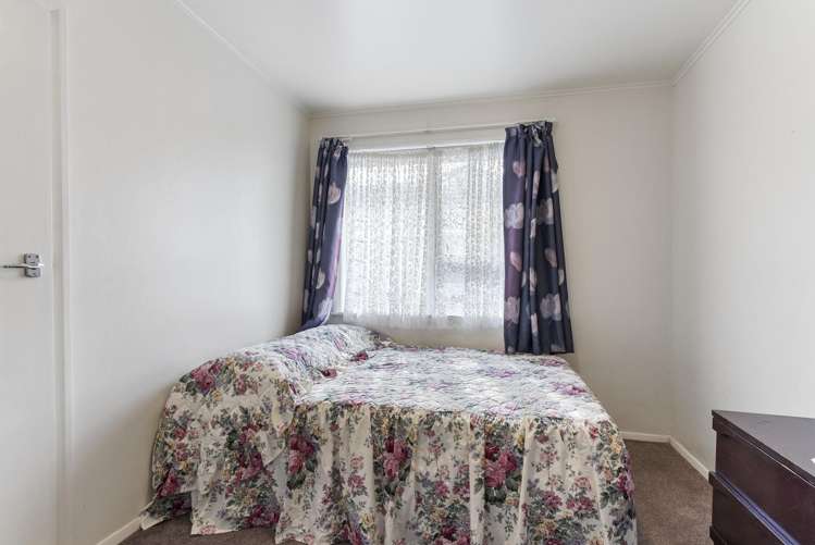 15 Fisher Crescent Otara_12