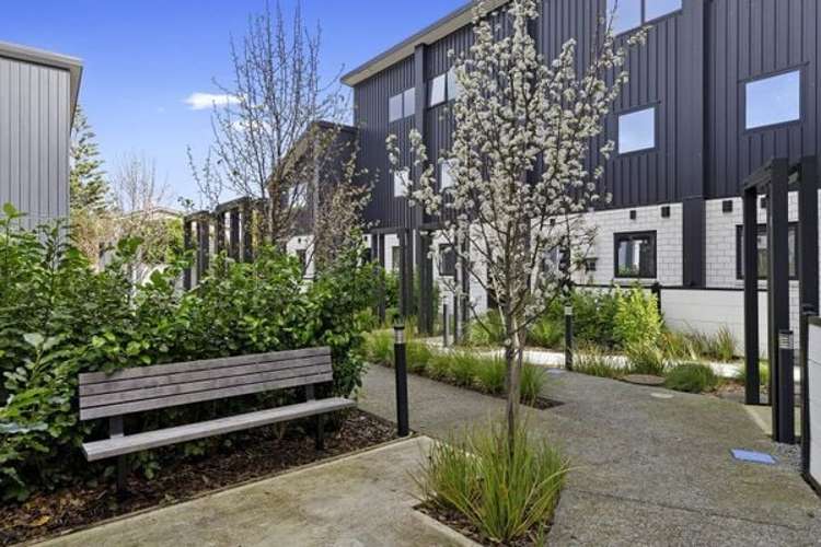 8/10 Avery Grove Boulcott_1