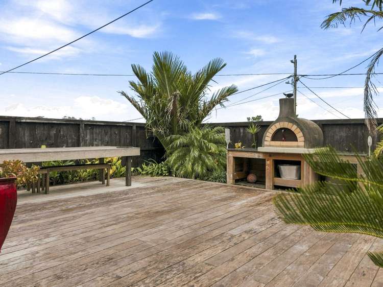 15 Surf Road Stanmore Bay_17