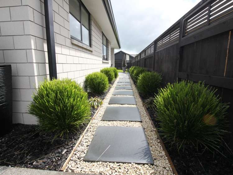 27 Plescher Crescent Leamington_19