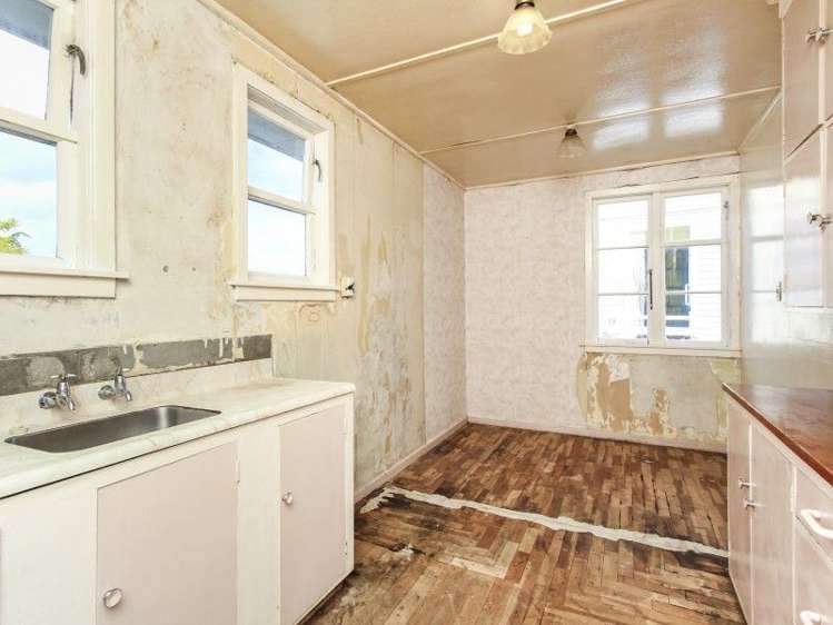 7 Aurora Avenue Wesley_7