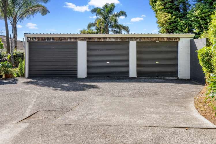 1B De Val Drive Titirangi_10