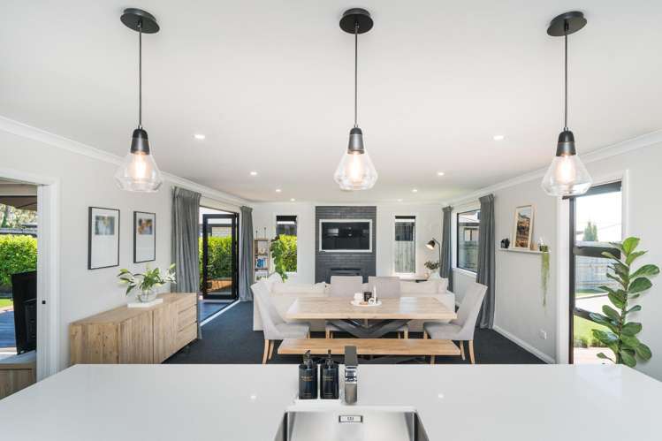 19 Coutts Way_5