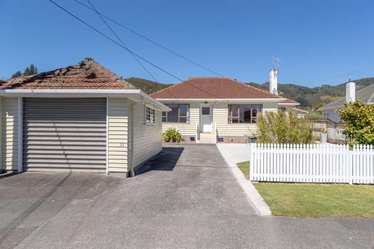 37 Wainuiomata Road Wainuiomata_1