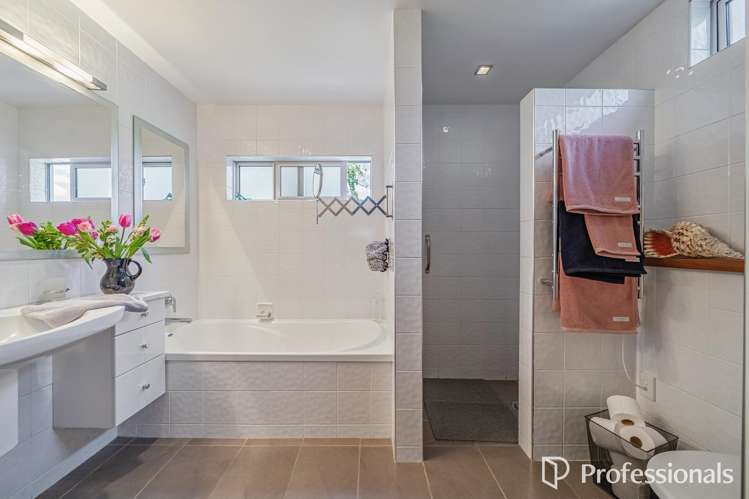 92 Barton Avenue Heretaunga_24