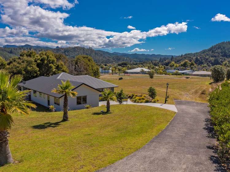 64 Pinehurst Drive Pauanui_29