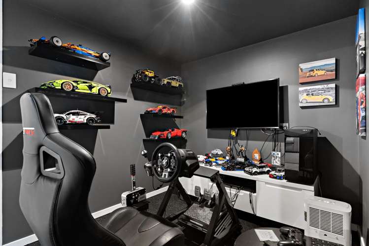 7 Rauhuia Crescent Parau_24