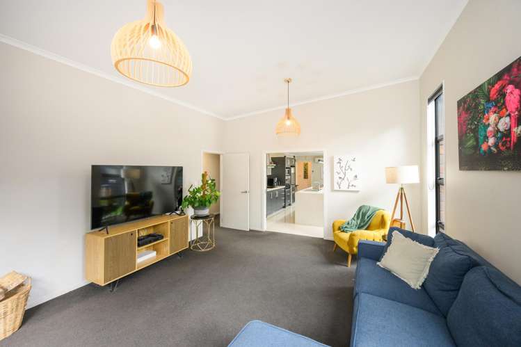 18 Galea Grove Kelvin Grove_17