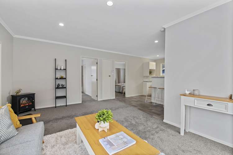 67a Clayton Road Mangakakahi_2