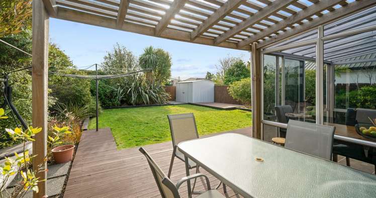 2/20a Downing Street Hoon Hay_11