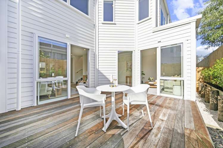 4c Towra Place Botany Downs_23