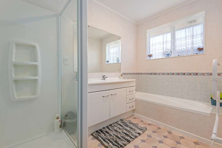 4 Aspen Way Kelvin Grove_13