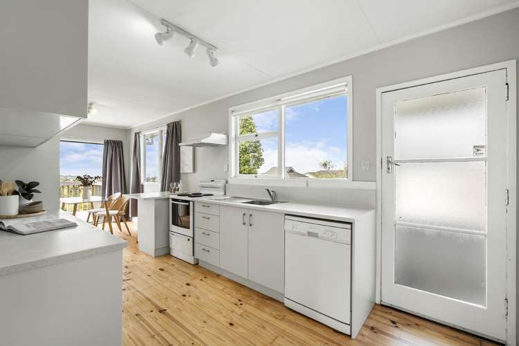 897 East Coast Road Northcross_17