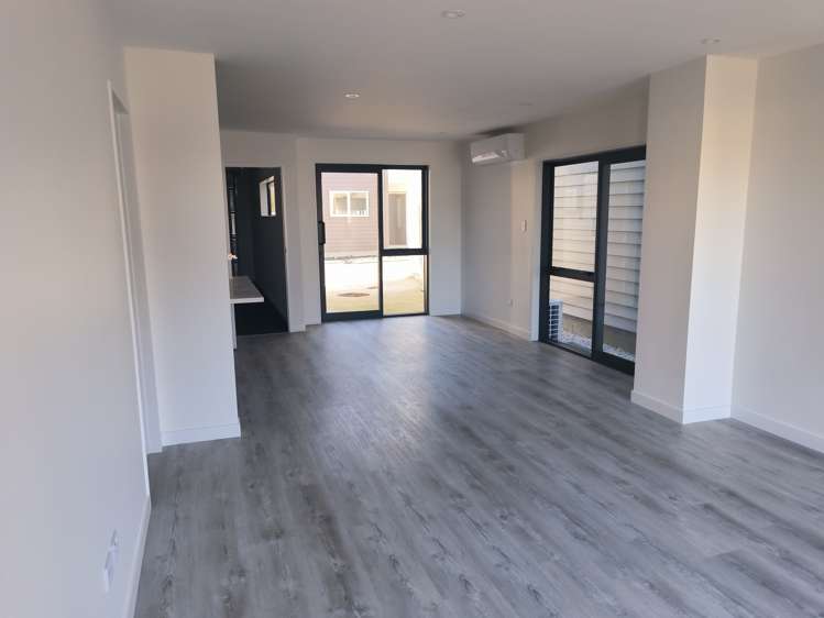 7 Tahingamanu Road Hobsonville_1