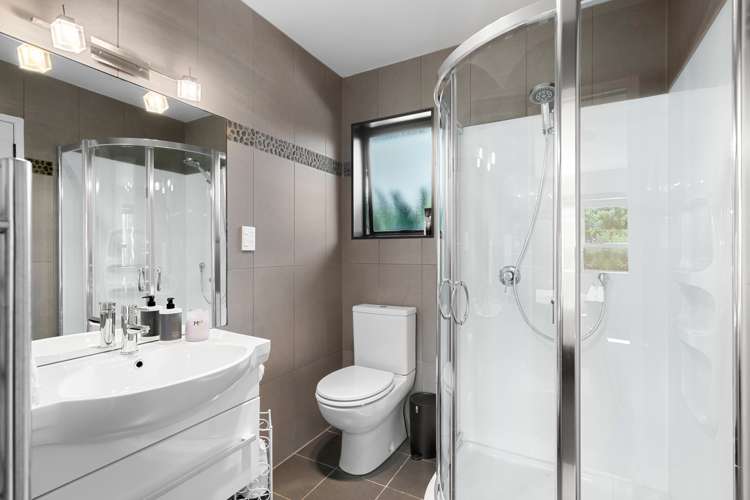 5 Skelton Crescent Paparoa_13