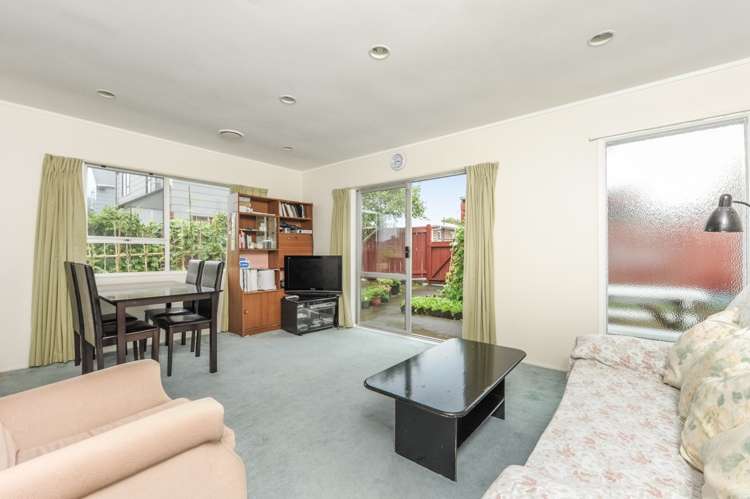 1/67a Spring Street Onehunga_2