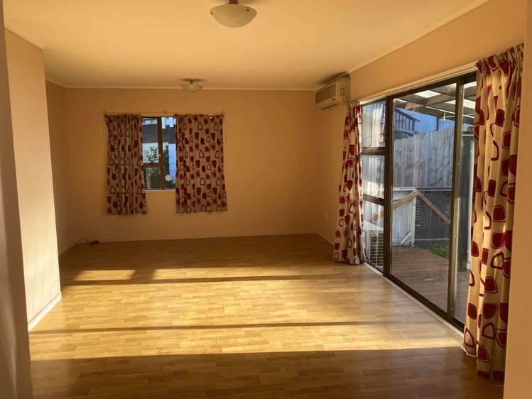 9 Lysander Crescent Beach Haven_3