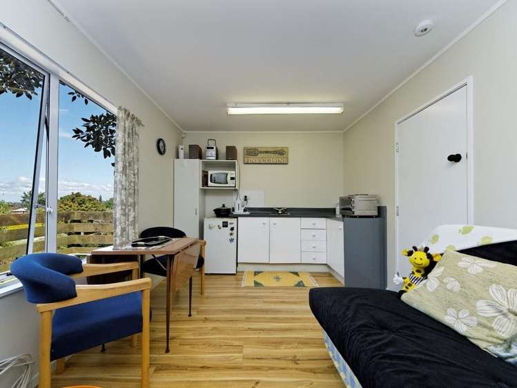 54a West Coast Road Glen Eden_11