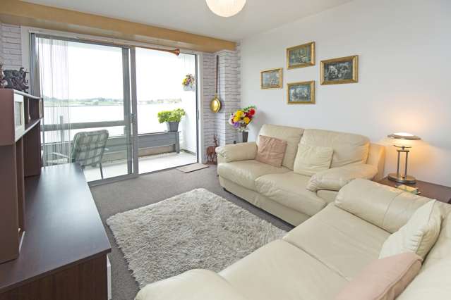 220/17 Link Crescent Stanmore Bay_3