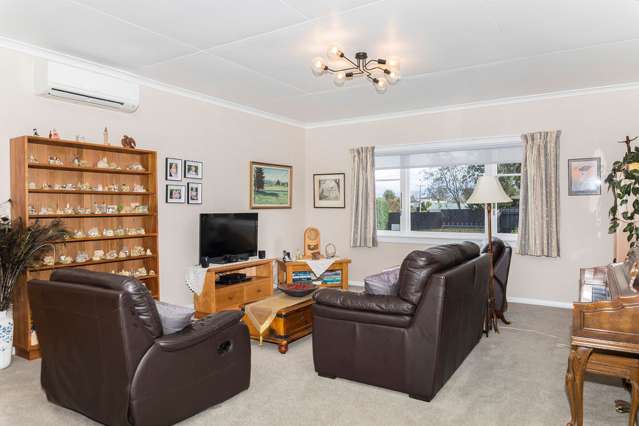 64 Guy Street Dannevirke_1