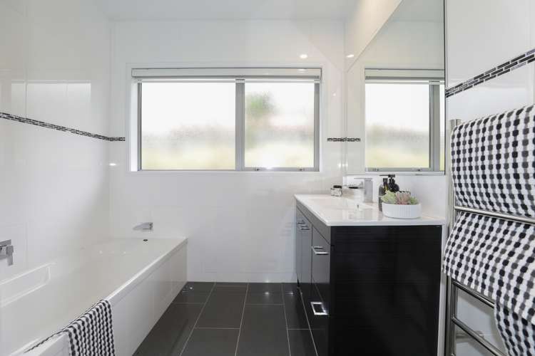 32 Stafford Rise Owhata_29