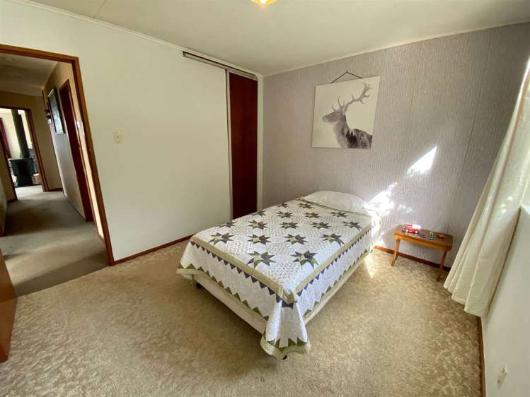 86 Totara Island Road Clinton and Surrounds_18