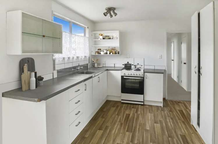 2/4 Ebenezer Way Clendon Park_5