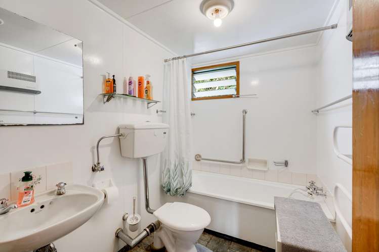 51 Kakanui Avenue Hillcrest_11