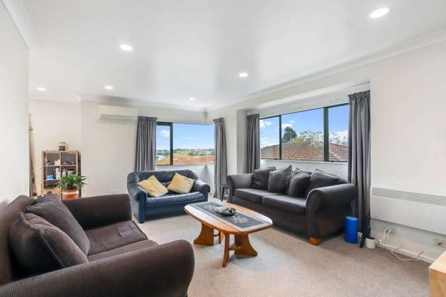 2/213 Queens Road Panmure_1