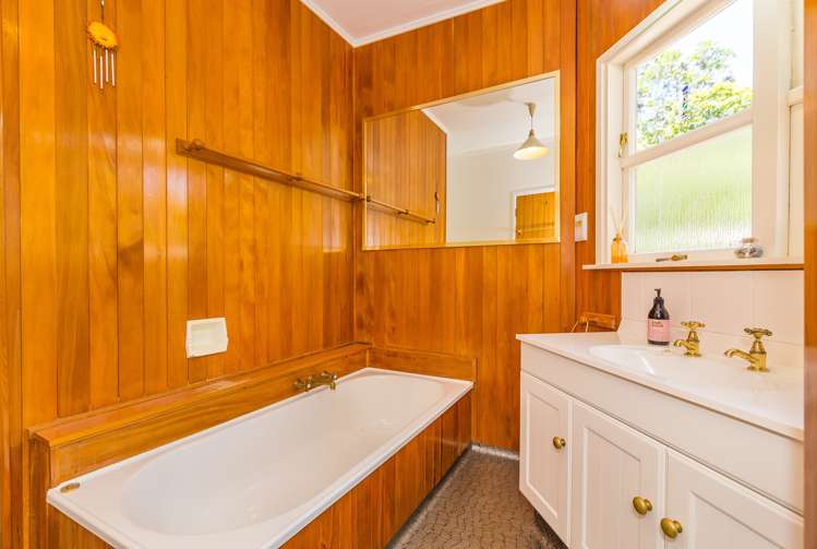 78 Heretaunga Square Silverstream_17