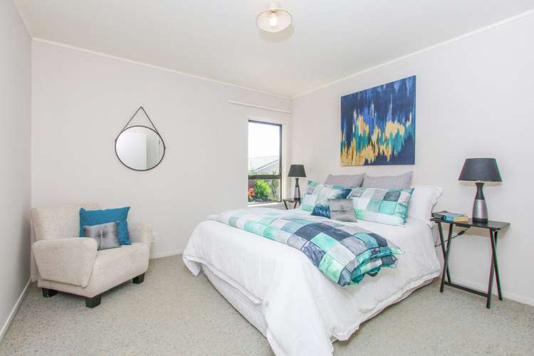 2/7 Malloy Place Eastern Beach_11