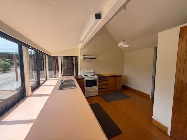 51 The Coastal Highway 9241_4