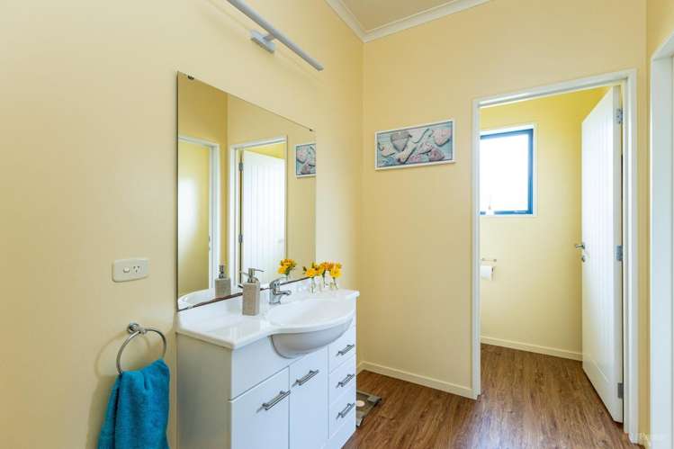 75 Main North Road Geraldine_17