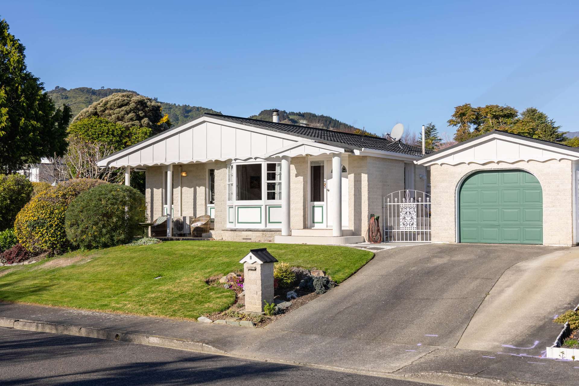 1 Edgewater Street Waikanae_0