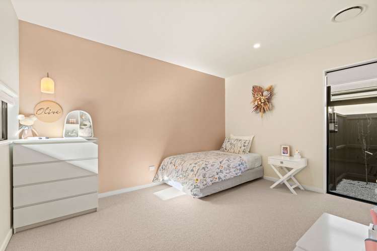 32 Walter Case Drive Harewood_20