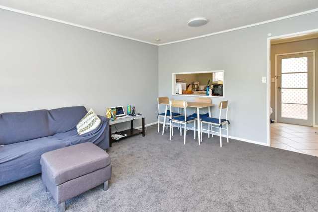 2/49a Landon Avenue Mangere East_3