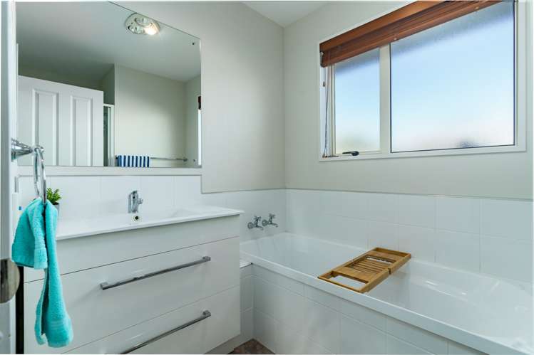 32 Bella Rosa Drive Hei Hei_12