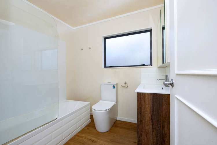 1/16 Maywood Crescent Glen Eden_5